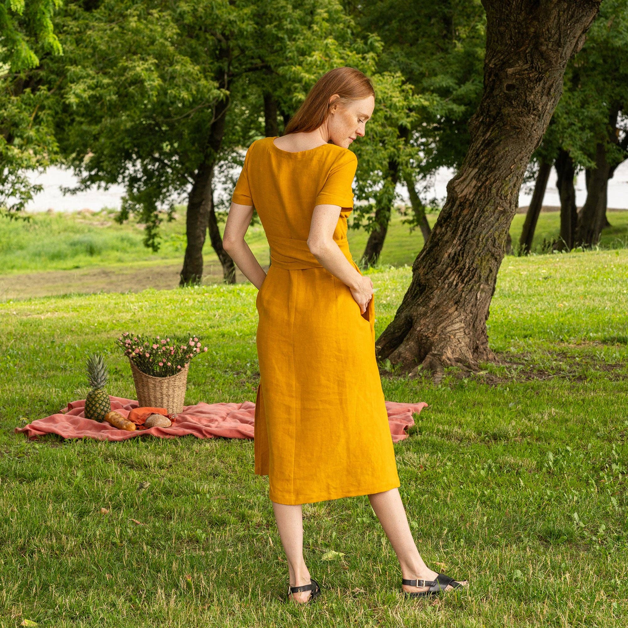 menique - Vente Robe – femme - Robe portefeuille en lin Milly - Manches courtes avec ceinture noeud pour l'été2