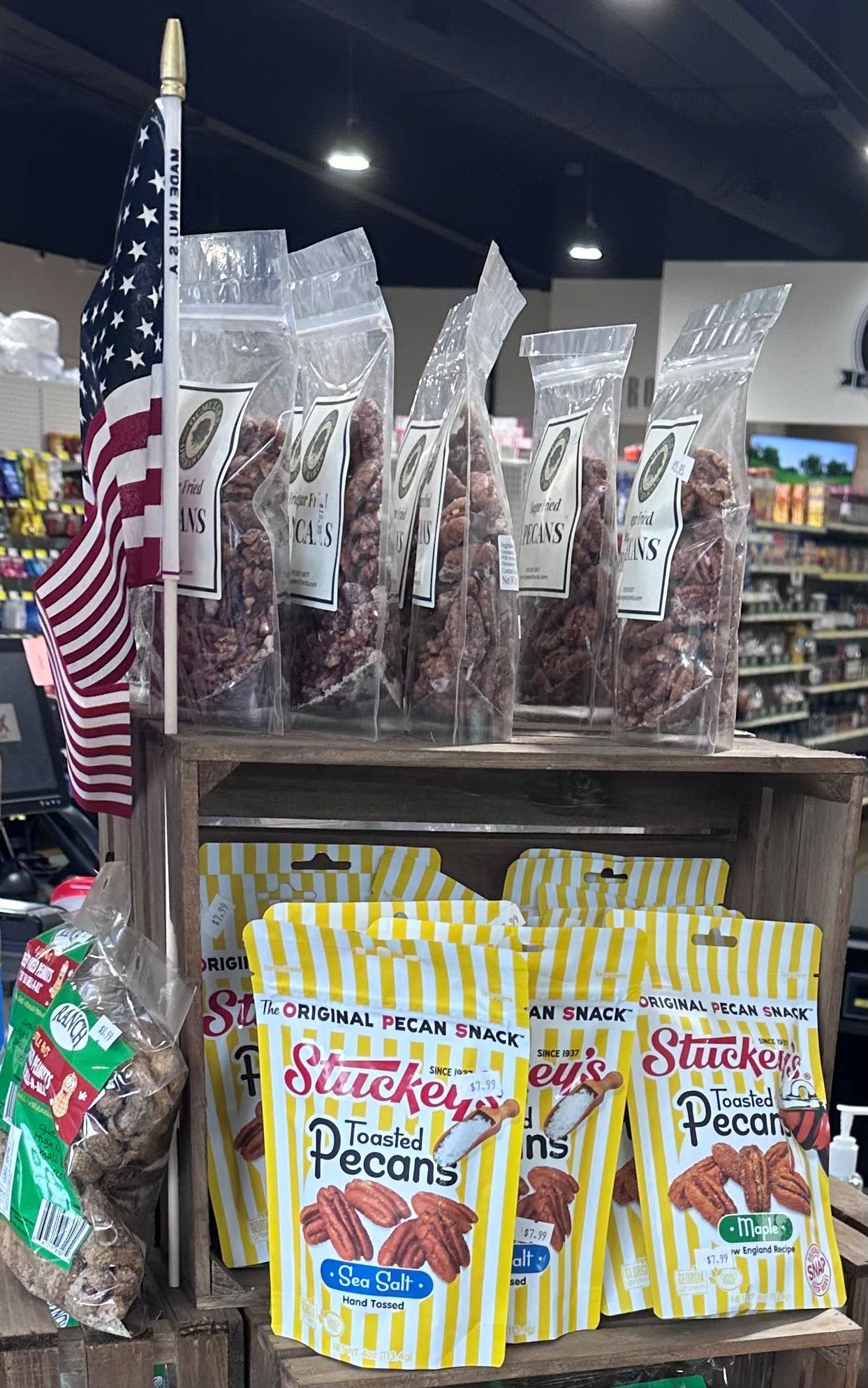 Stuckey's - Wholesale Nuts - Maple Pecans7