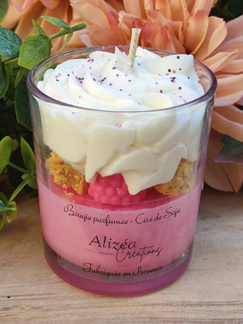 BOUGIE GOURMANDE TARTE A LA FRAMBOISE 180G pour la vente par LES CREATIONS D'ALIZEA