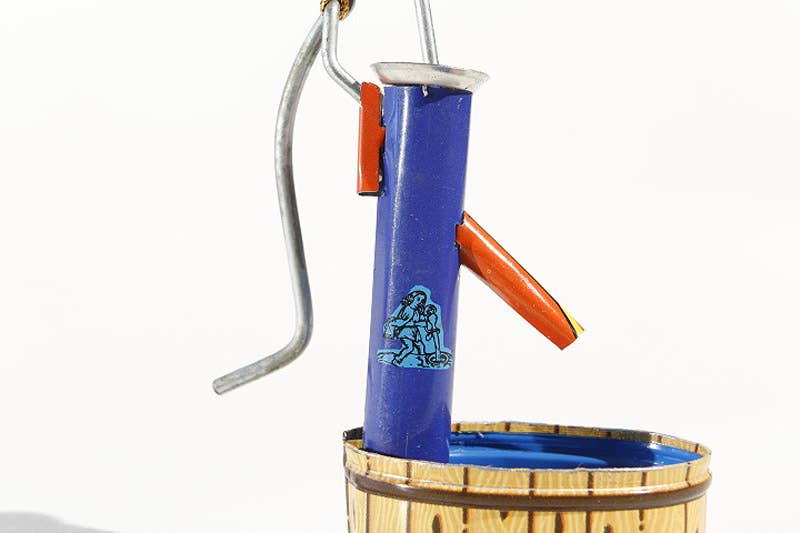 die Blechfabrik e.K. - Wholesale Classic Toy - Kids - Decorative water pump, 6 pieces1