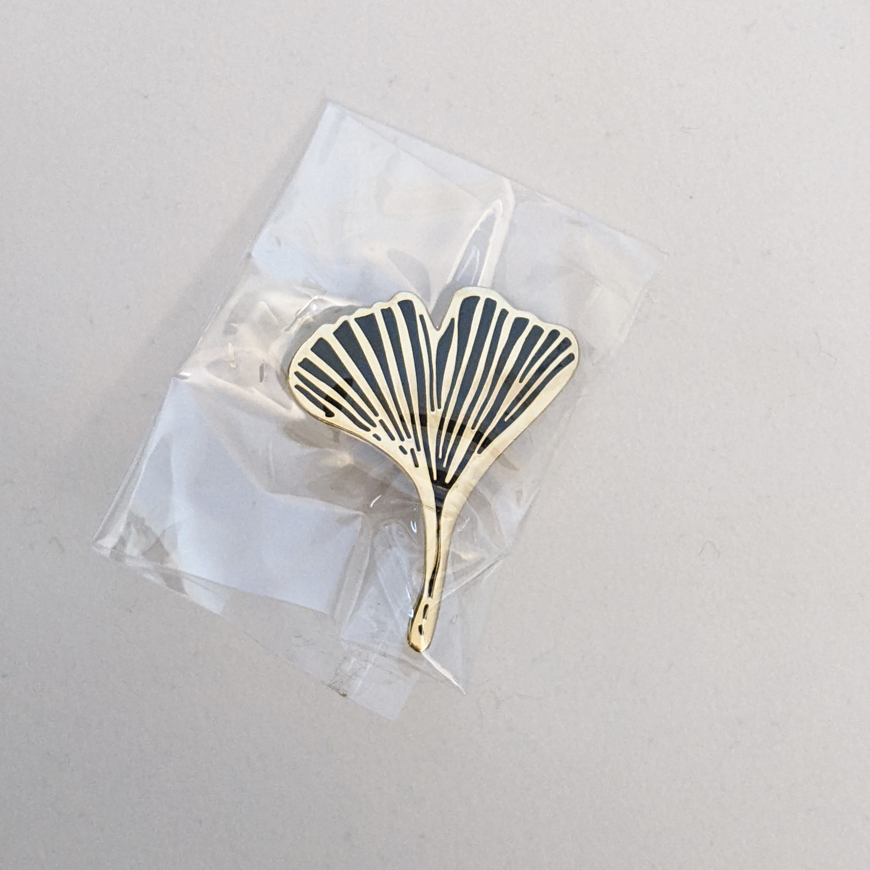 Amy in the Aether Art - Wholesale Lapel Pin/Button - Gingko Leaves Enamel Pin Set1