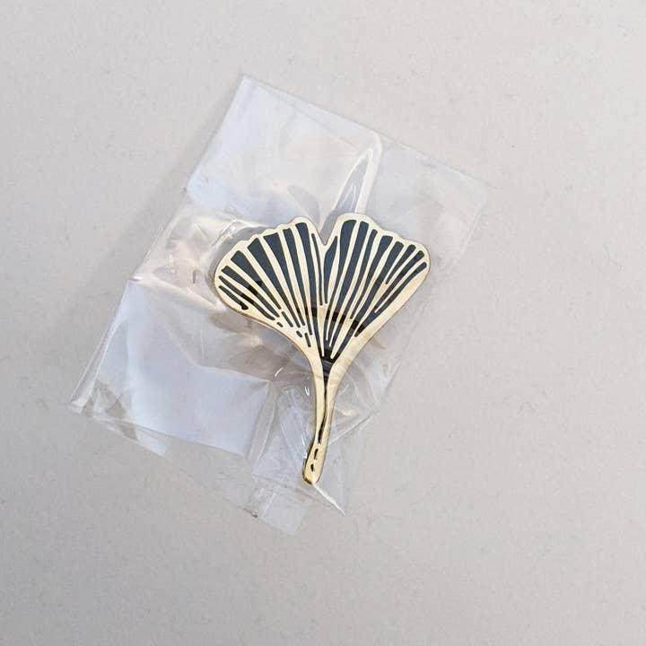 Amy in the Aether Art - Wholesale Lapel Pin/Button - Gingko Leaves Enamel Pin Set1