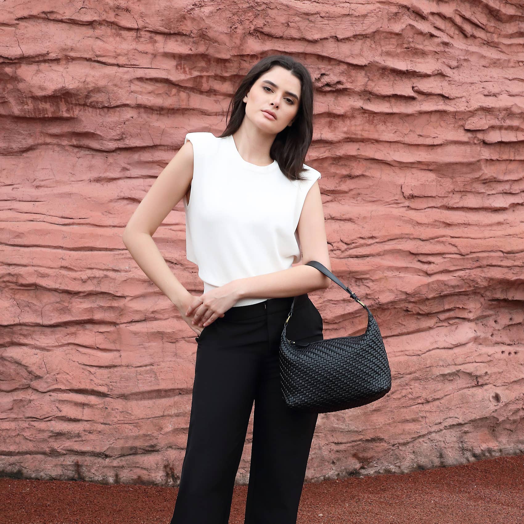 INES DELAURE - Wholesale Shoulder Bag - Women's - Woven handbag2