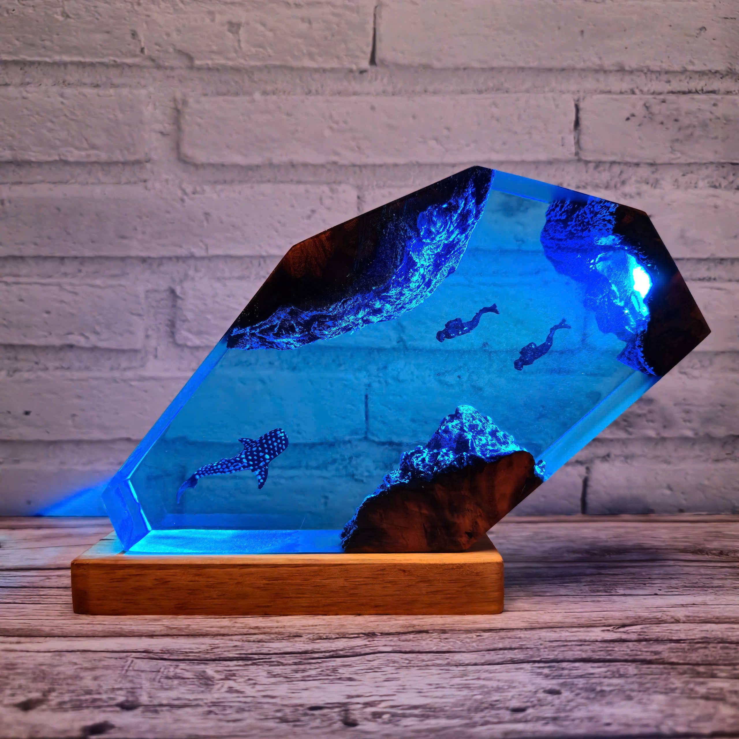 Merchemy - Wholesale Night Light - Whale Shark Scuba Divers Epoxy Resin Night Light Ocean Diver1