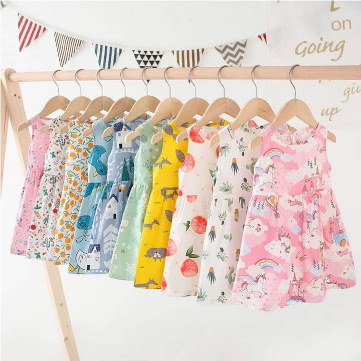 Små flickor enkel sommarklänning gula rävar eller körsbär för wholesale av The Design Chambers