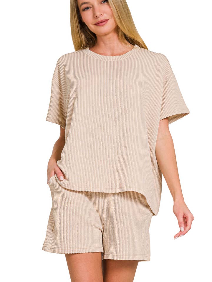 Set Maglietta a Maniche Corte in Costina e Pantaloncini per la vendita all'ingrosso da parte di Vanilla Monkey