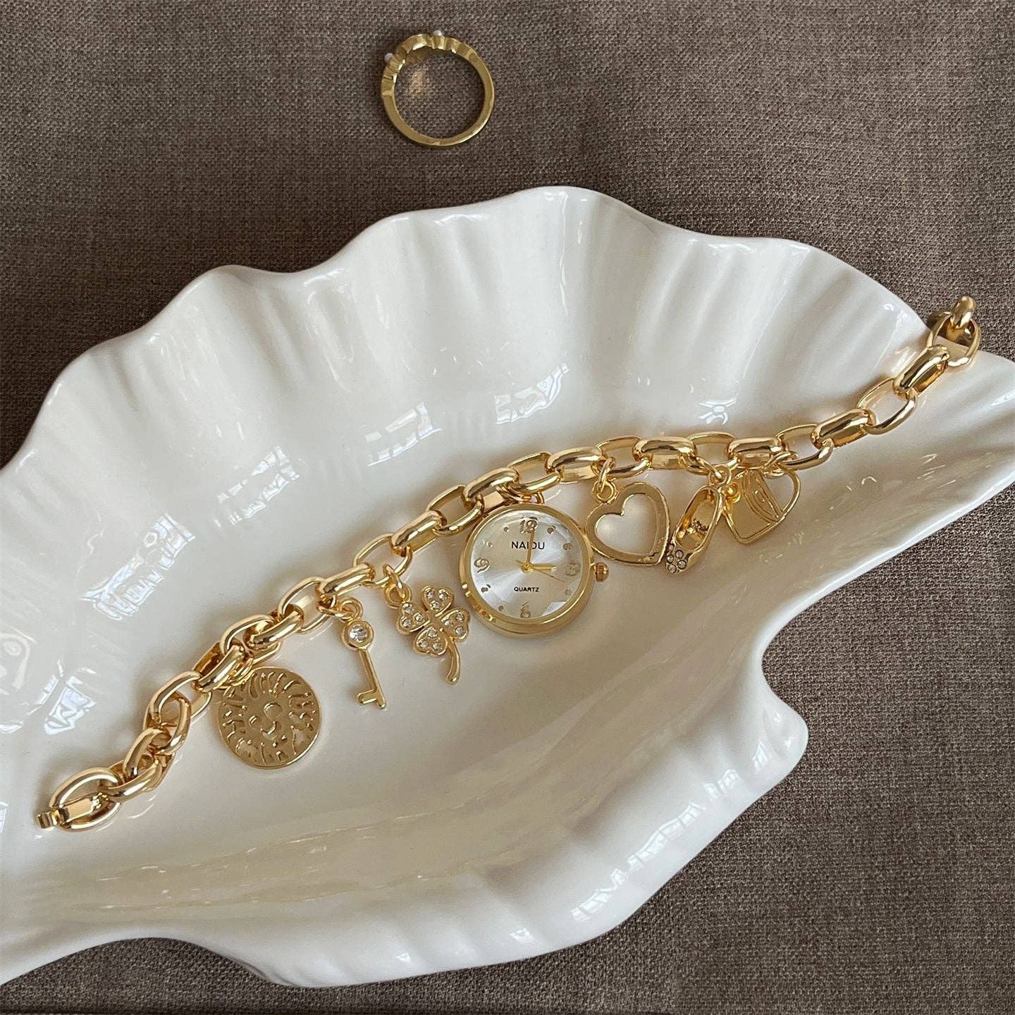 Dipped Shop - Wholesale Wrist Watch - Women's - Heart Pendant Charm Bracelet Quartz Watch DP25F7353