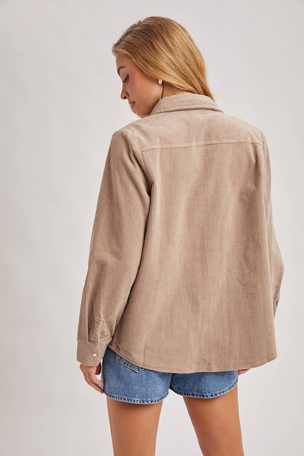 Bluivy – wholesale Shirt Jacket/Shacket - Women’s – CORDUROY BUTTON DOWN SHACKET WITH POCKETS26