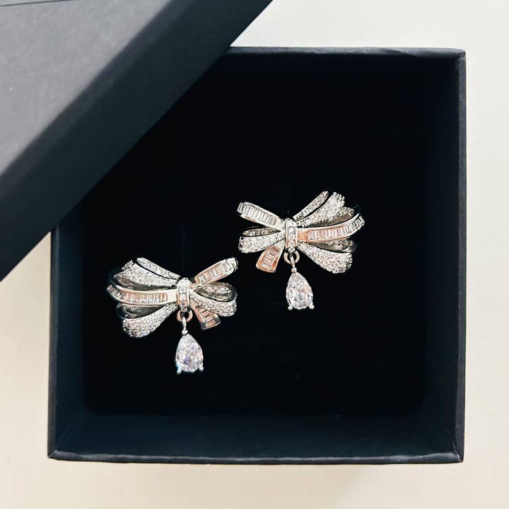 BRINCOS EM LAÇO COM PENDENTE por atacado de ÉCLAIRE