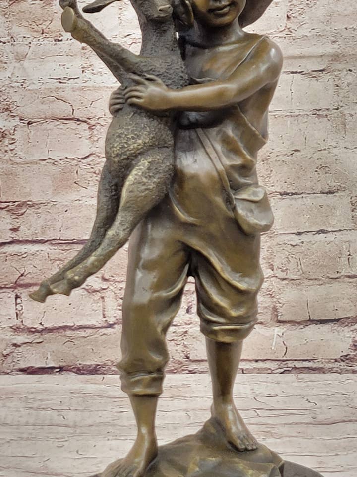 Estátua de Metal em Bronze Real sobre Base de Mármore Jovem Rapaz do Campo e Sua Escultura de Ovelha por atacado de Bronzhaus