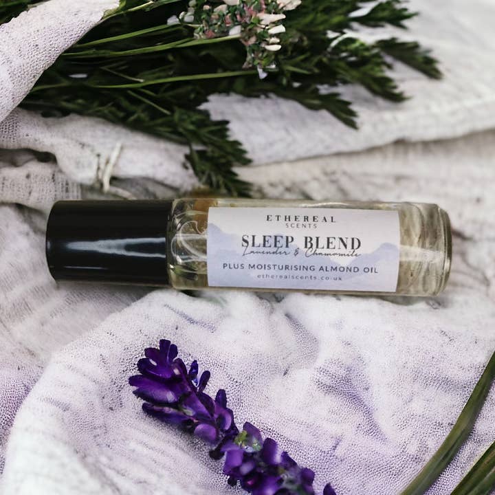 Rouleau d'huile essentielle de mélange de lavande et de camomille pour la vente par Ethereal Scents