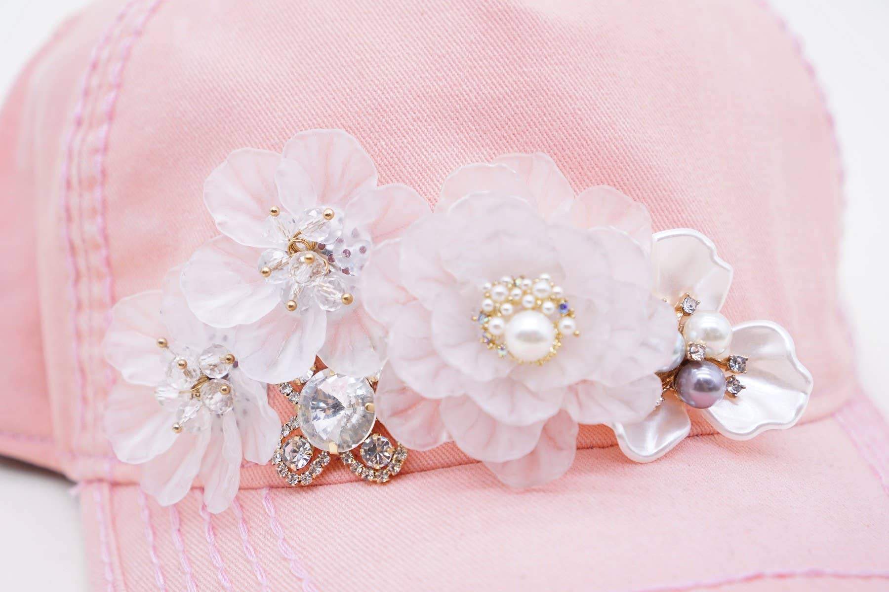 Olive & Pique – wholesale Baseball cap – Women's – Floral Bouquet Bejeweled Bling Glitz Two-Toned Cap, Adjustable5