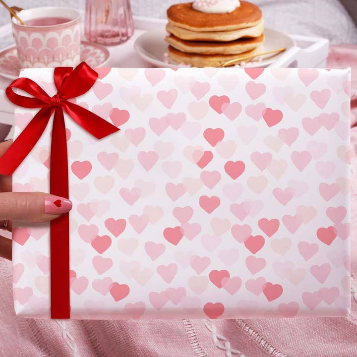 Pastellrosa hjerteindpakningspapir | Gaveindpakning for engroshandel hos Making Meadows Ltd