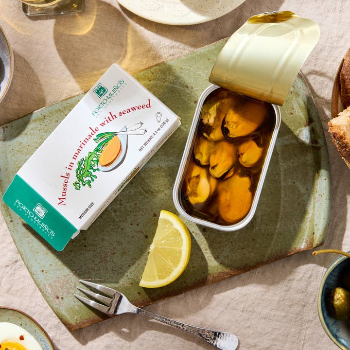 Lata - Wholesale Fish/Seafood - Porto-Muiños Mussels with Seaweed Marinated in White Pickle Sauce1