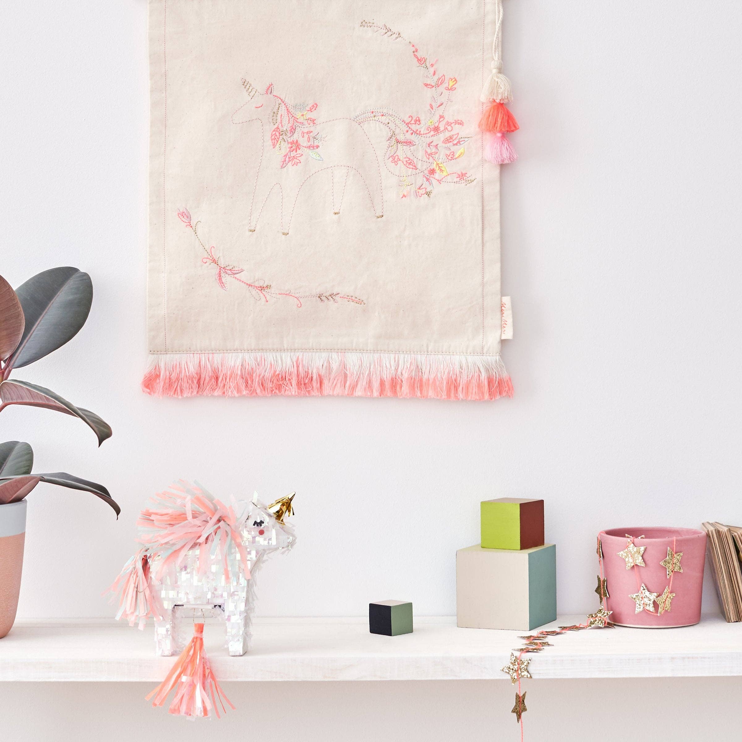 Meri Meri – wholesale Party gift – Unicorn Piñata Favour6