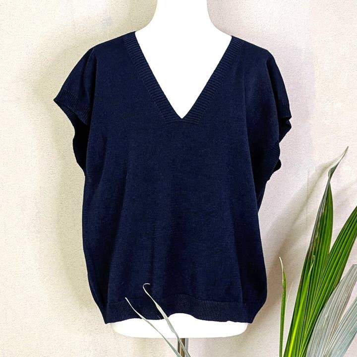 Tempest Designs – wholesale Knit top – Women's – Viscose mix knitted tank top with V-neck5