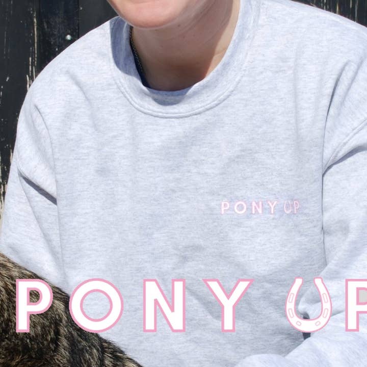 Pony Up Crewneck - Gris avec Rose pour la vente par Laced Reins Equestrian