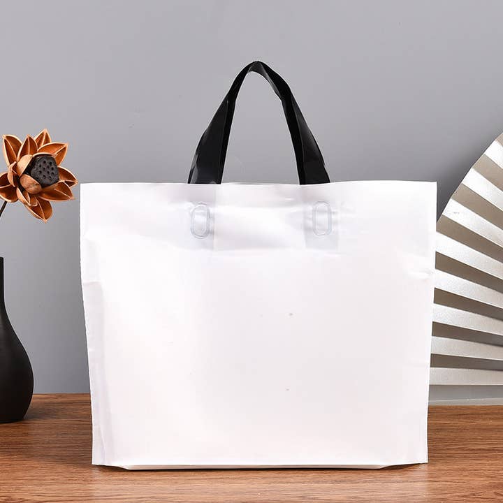 50 Stück, 3 Größen Weiße PVC-Geschenktasche mit Schwarzem Griff für den Großhandel von ByHome