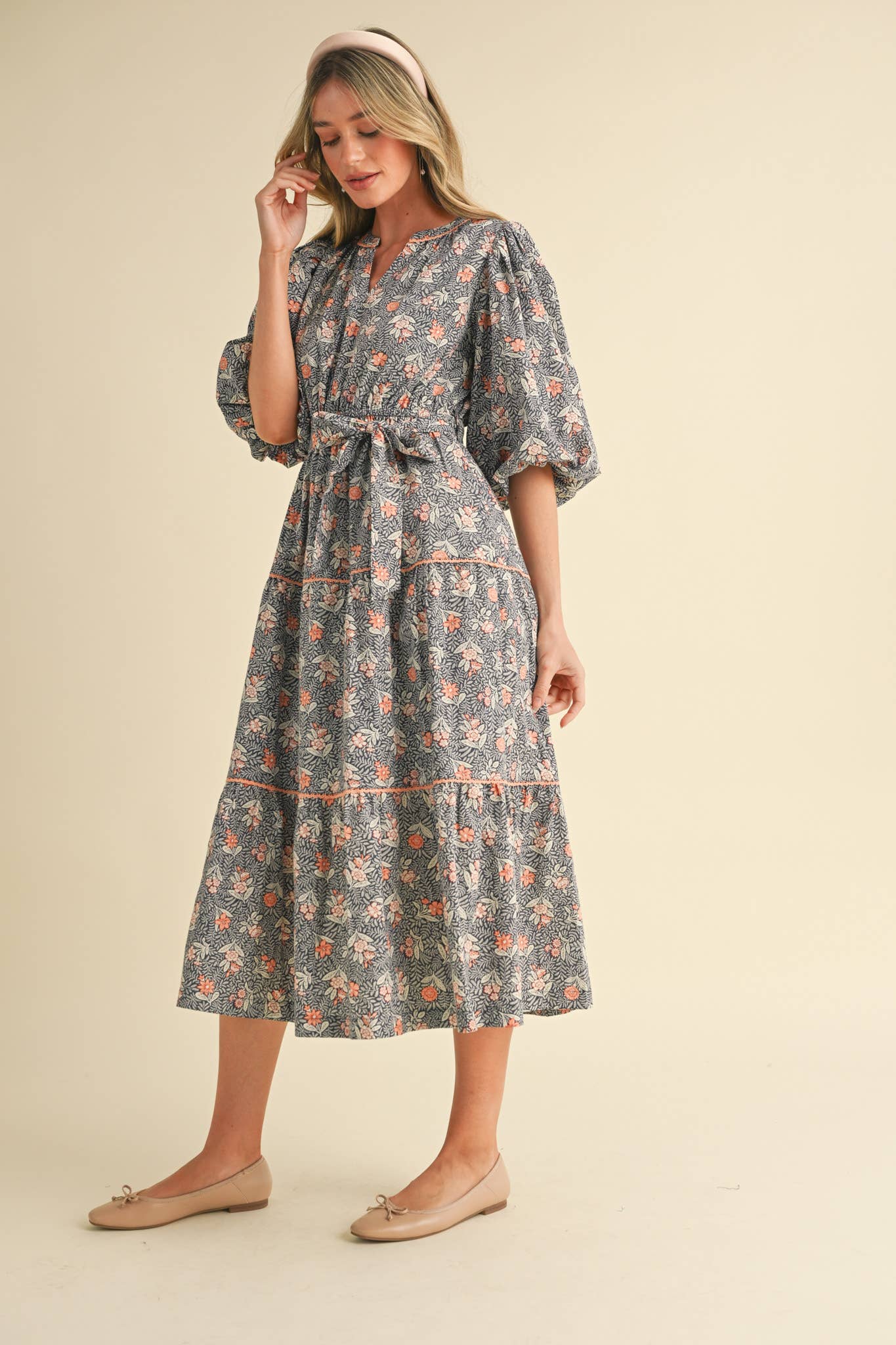 &MERCI - Wholesale Dress - Women's - BUBBLE SLEEVE LACE TRIM MIDI DRESS MDR343028