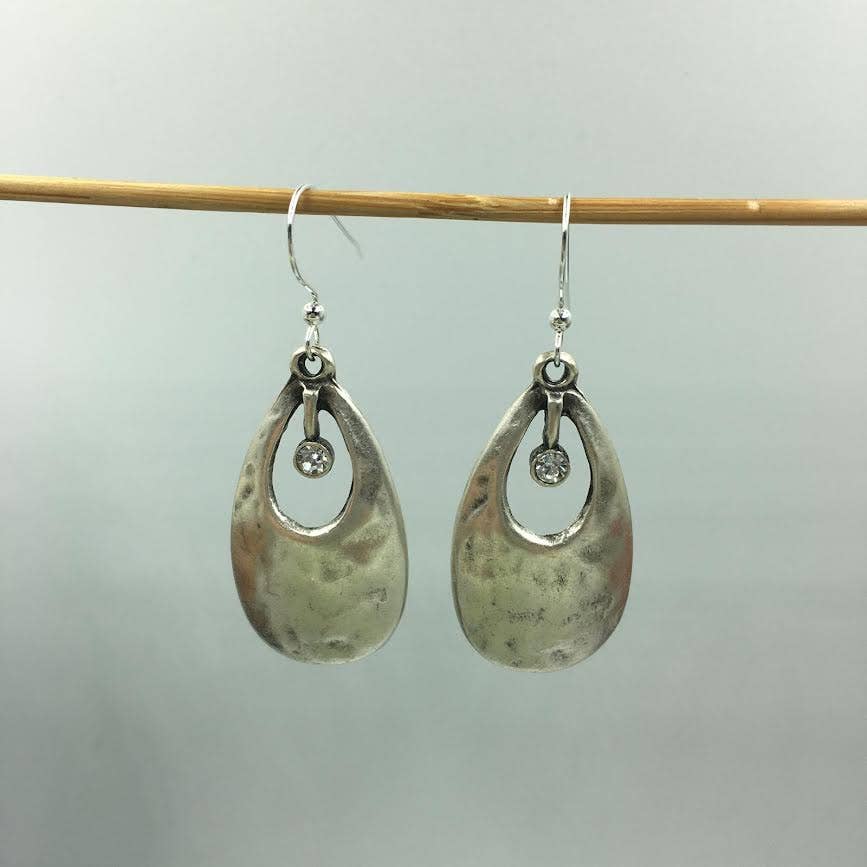 Volare – Engroshandel Hængeøreringe og creoløreringe – Moderne hamrede krystaløreringe1