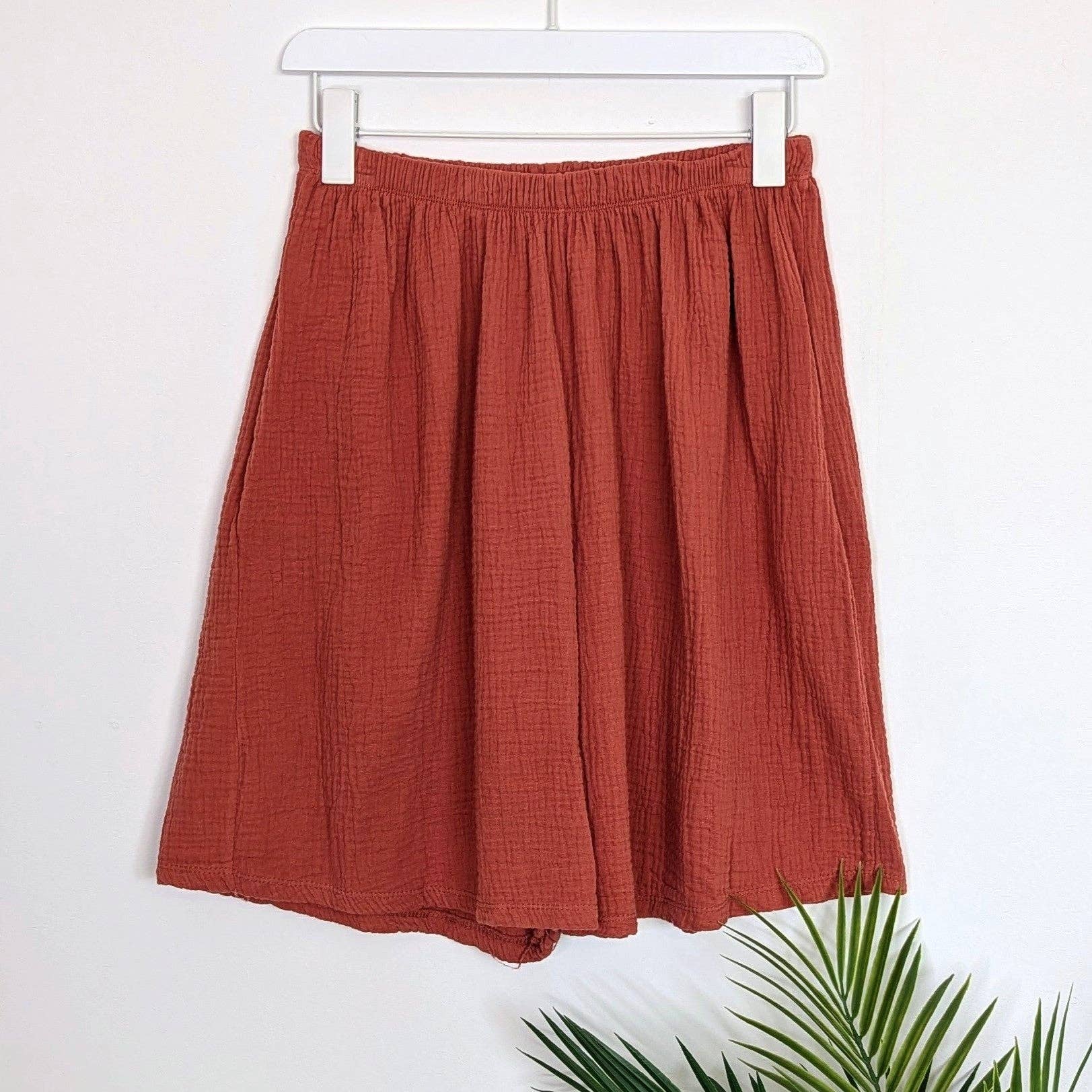 Tempest Designs - Wholesale Shorts - Women's - Roomy waffle cotton shorts with elasticated waist and pockets (M-L)3