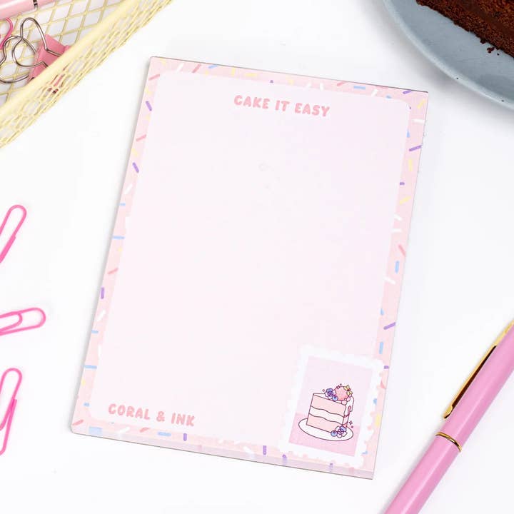 Bloc-notes A6 Cake And Sprinkles pour la vente par Coral and Ink