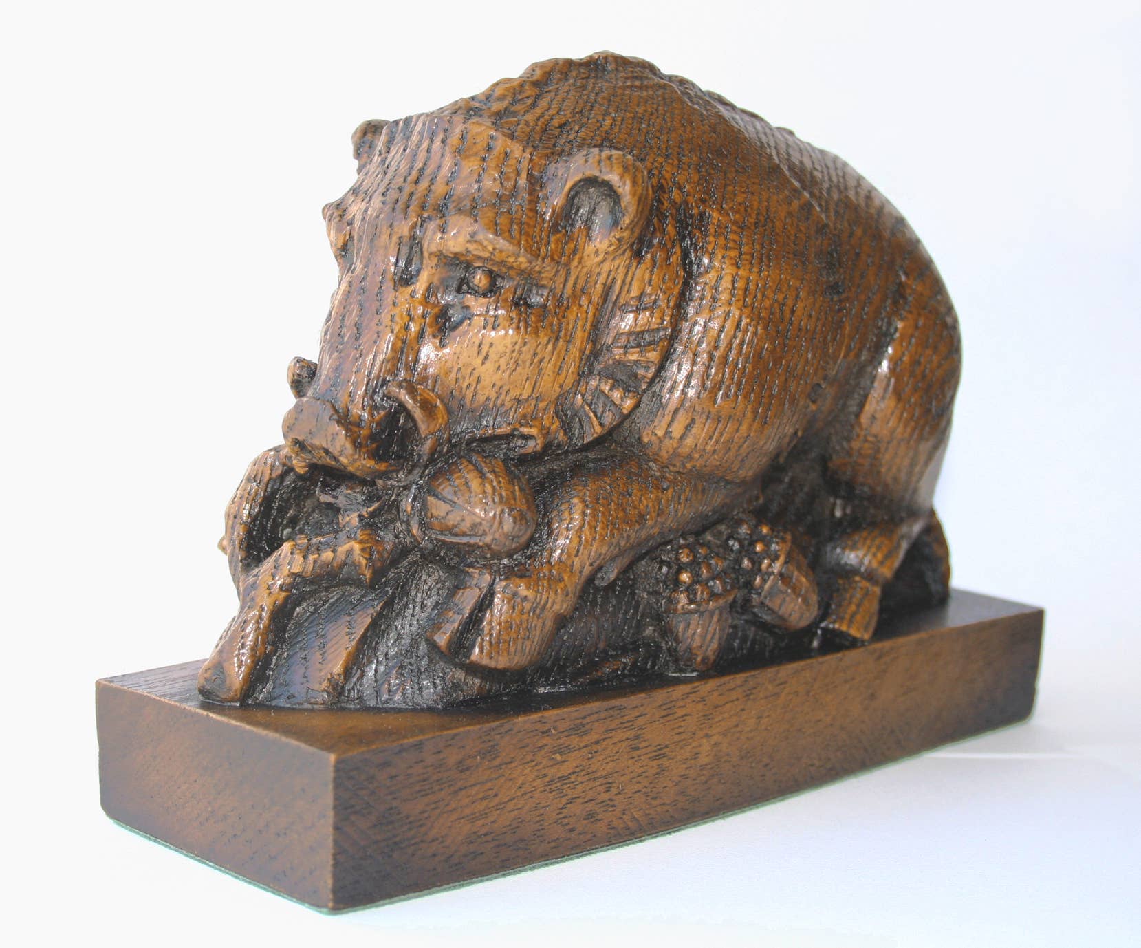 Oakapple Designs Ltd - Wholesale Decorative Figurine - Wild Boar of St. Giles - Reproduction Misericord Carving.