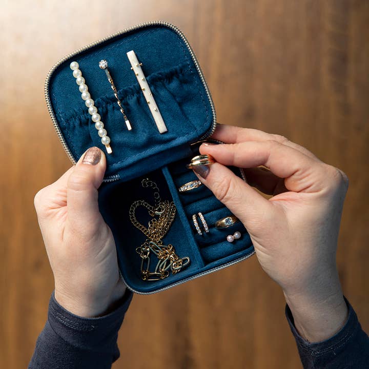 The Gifted Stationery Company - Wholesale Jewellery box/organiser - Trinket Box - William Morris - Cray2