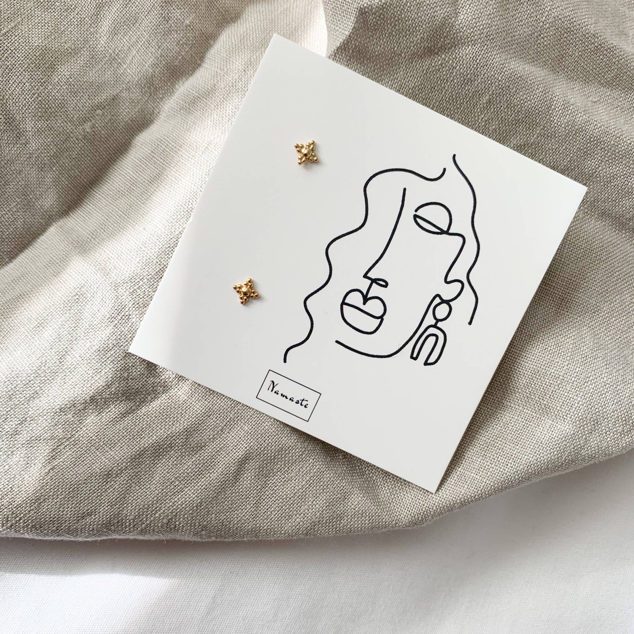 Or Clous d'oreilles Aura en vente sur Faire3