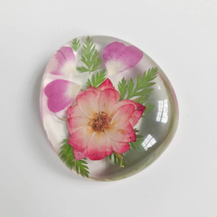 Belart Fair Trade - Wholesale Paper Weight - Botanical Birthday Flower Paperweight