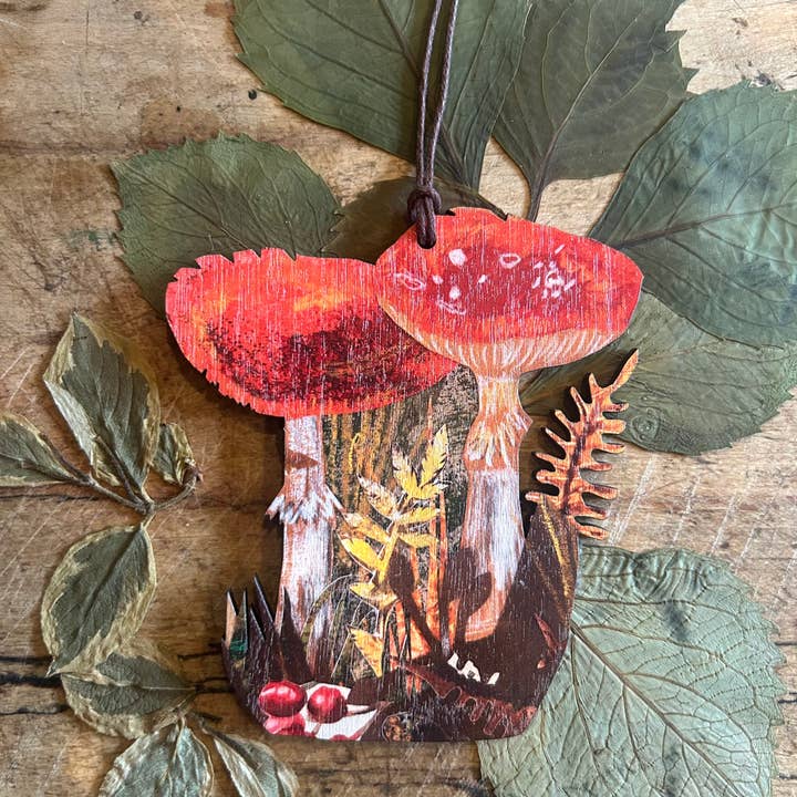 Clare O’Neill Artworks – wholesale Ornament – Toadstools birch plywood decoration 1