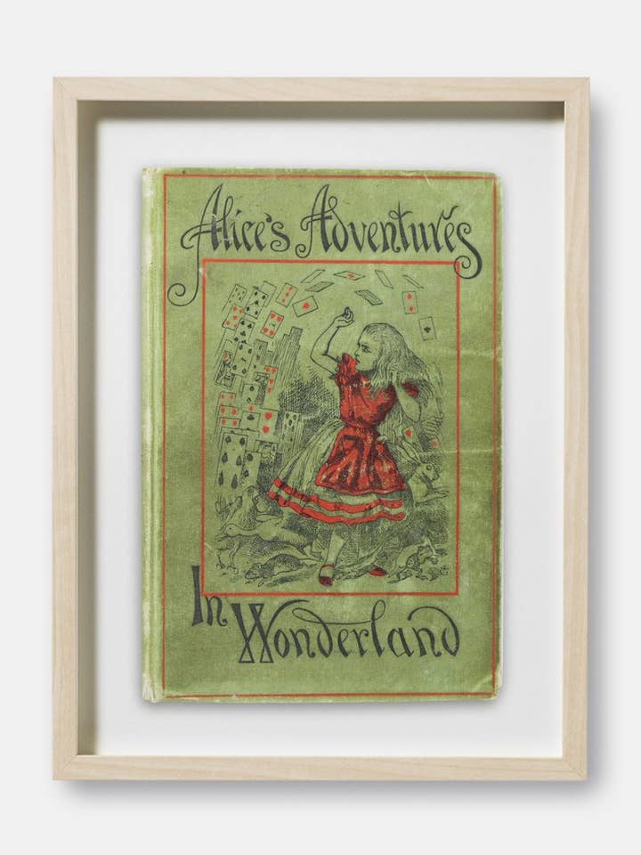 Alice's Adventures in Wonderland Bogomslag Print for engroshandel hos The Curious Desk
