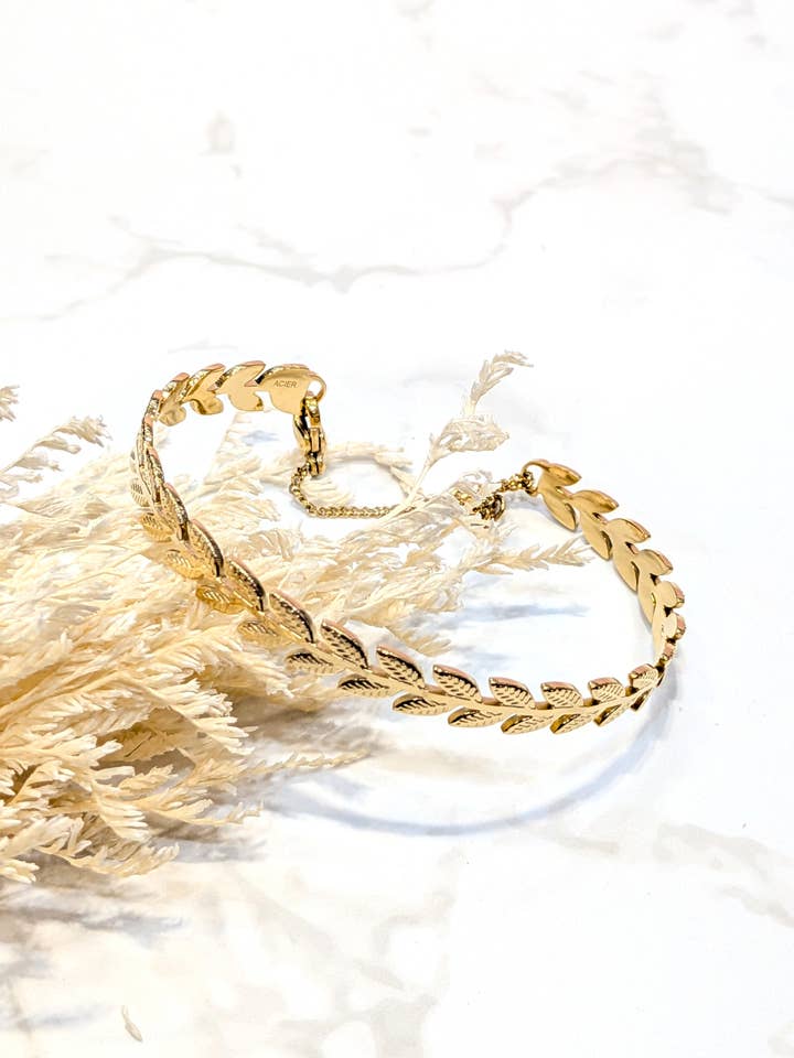 Rigid spike bangle bracelet for wholesale by LOLO & YAYA
