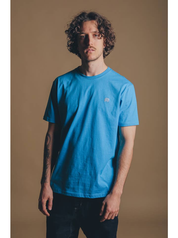 Trendsplant Clothing - Wholesale T-Shirt - Men's - Essential T-Shirt Mediterranian Blue1