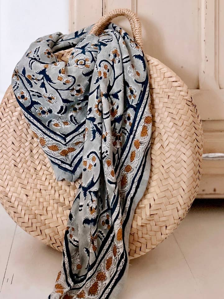Foulard Adulte Dheli Bleuet 100 cm pour la vente par SO FAMILY
