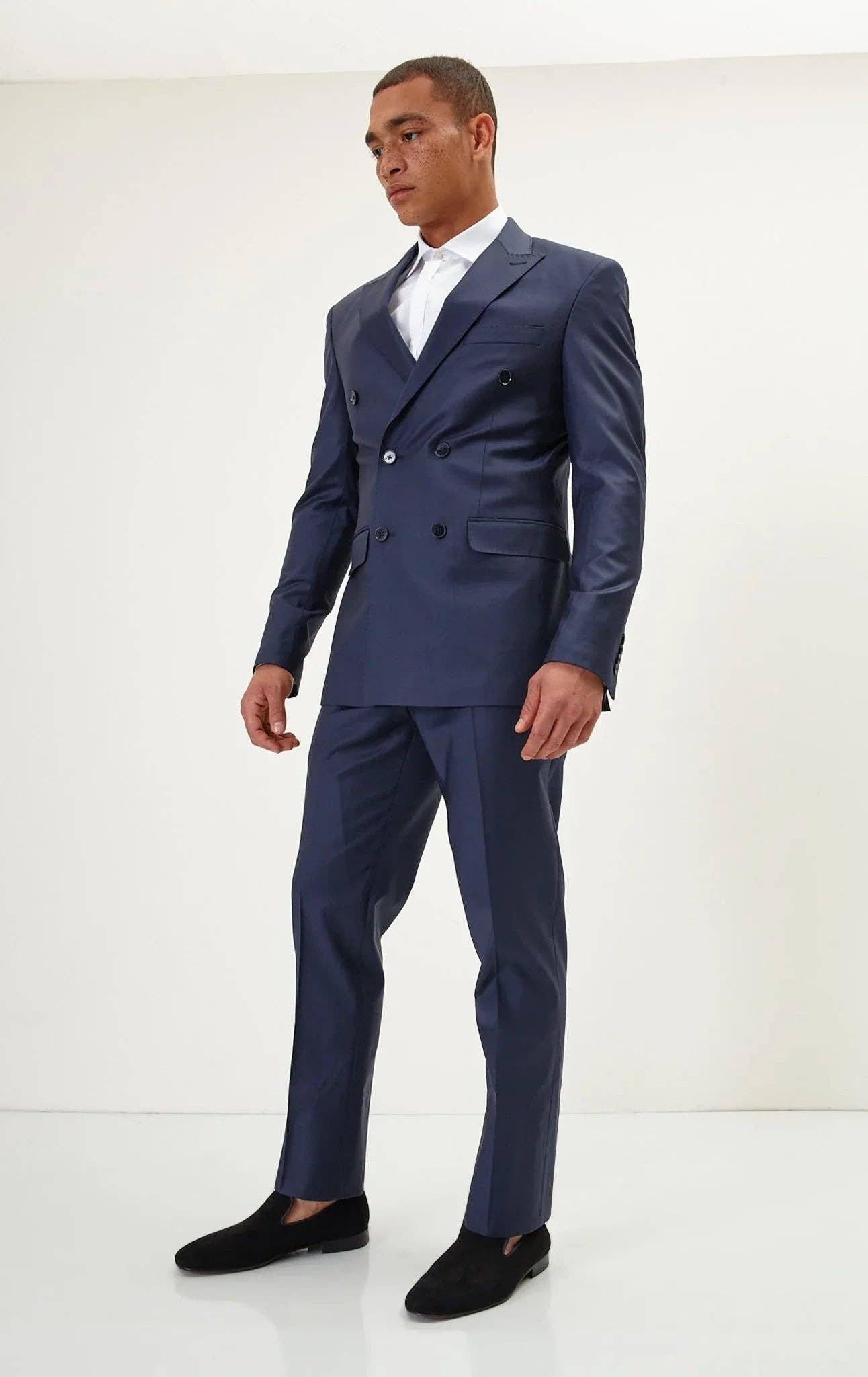 NAVY SOLIDO Abito da uomo Ron Tomson doppiopetto in lana Merino Super 120s, blu navy in vendita all'ingrosso su Faire7