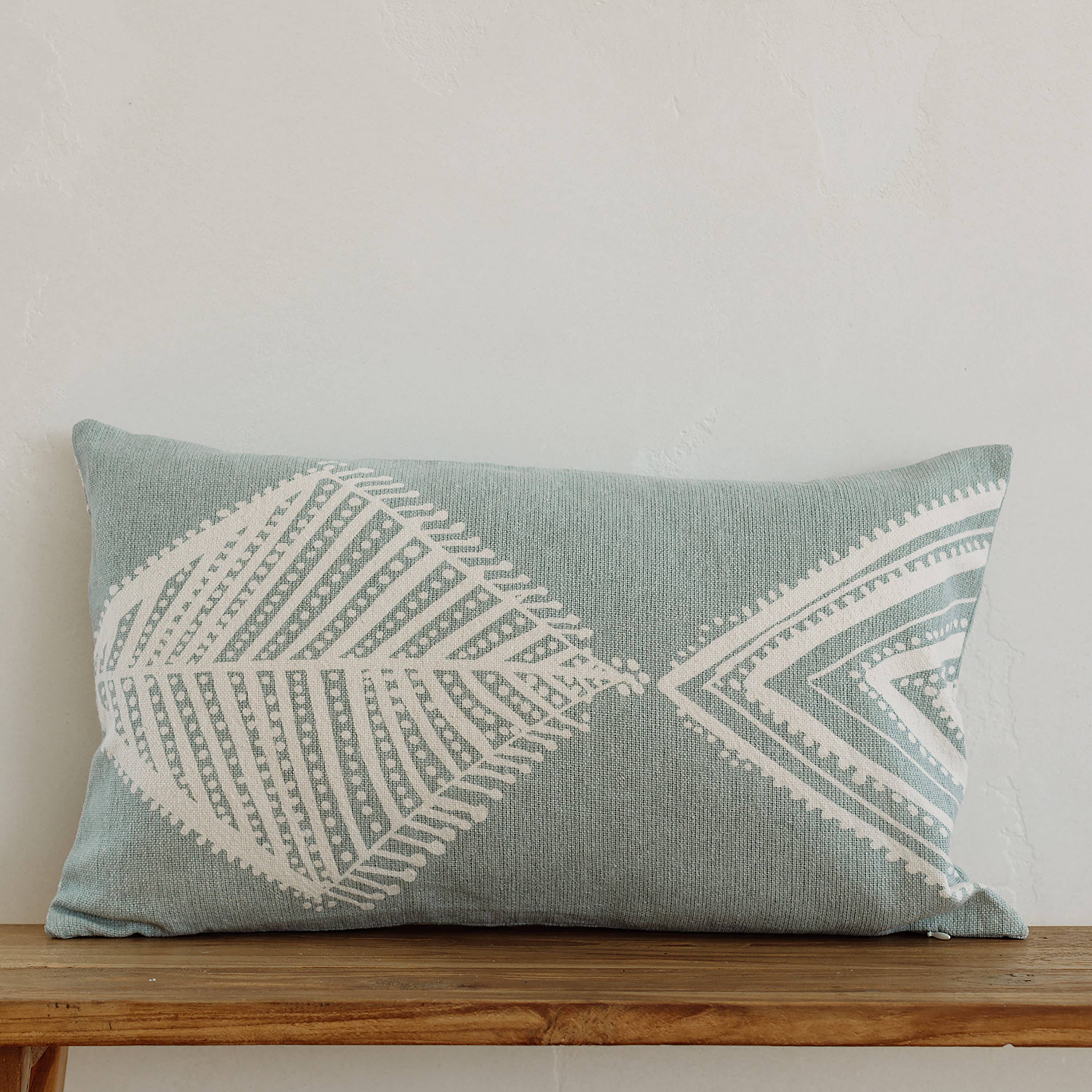 NAKI & SSAM INC. - Wholesale Throw Pillow Cover - Meraki Collection 24in.x14in.Gond Art-Inspired Printed Fish21