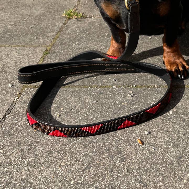 Laisse pour chien Dachshund Paris en perles pour la vente par Dachshund Couture