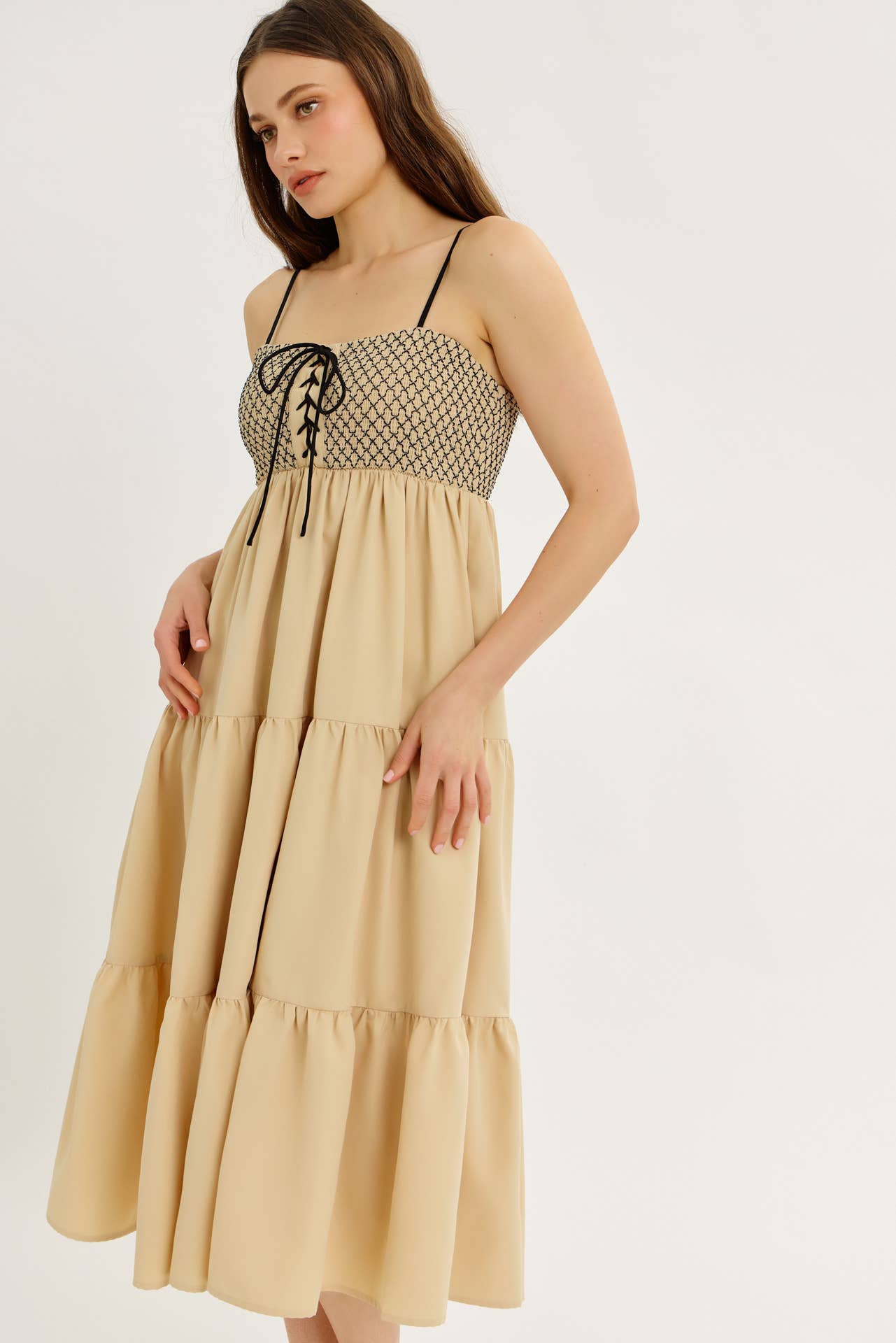 idem ditto - Wholesale Jurk - Dames - OPVALLENDE MIDI JURK MET GESMOKTE CONTRAST EN VLOTTE TOUCH3