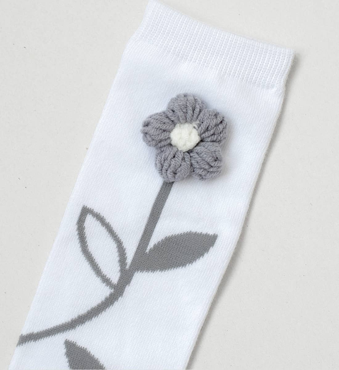 BOXBO – wholesale Strumpor - Barn – Höga strumpor Flower - vit2