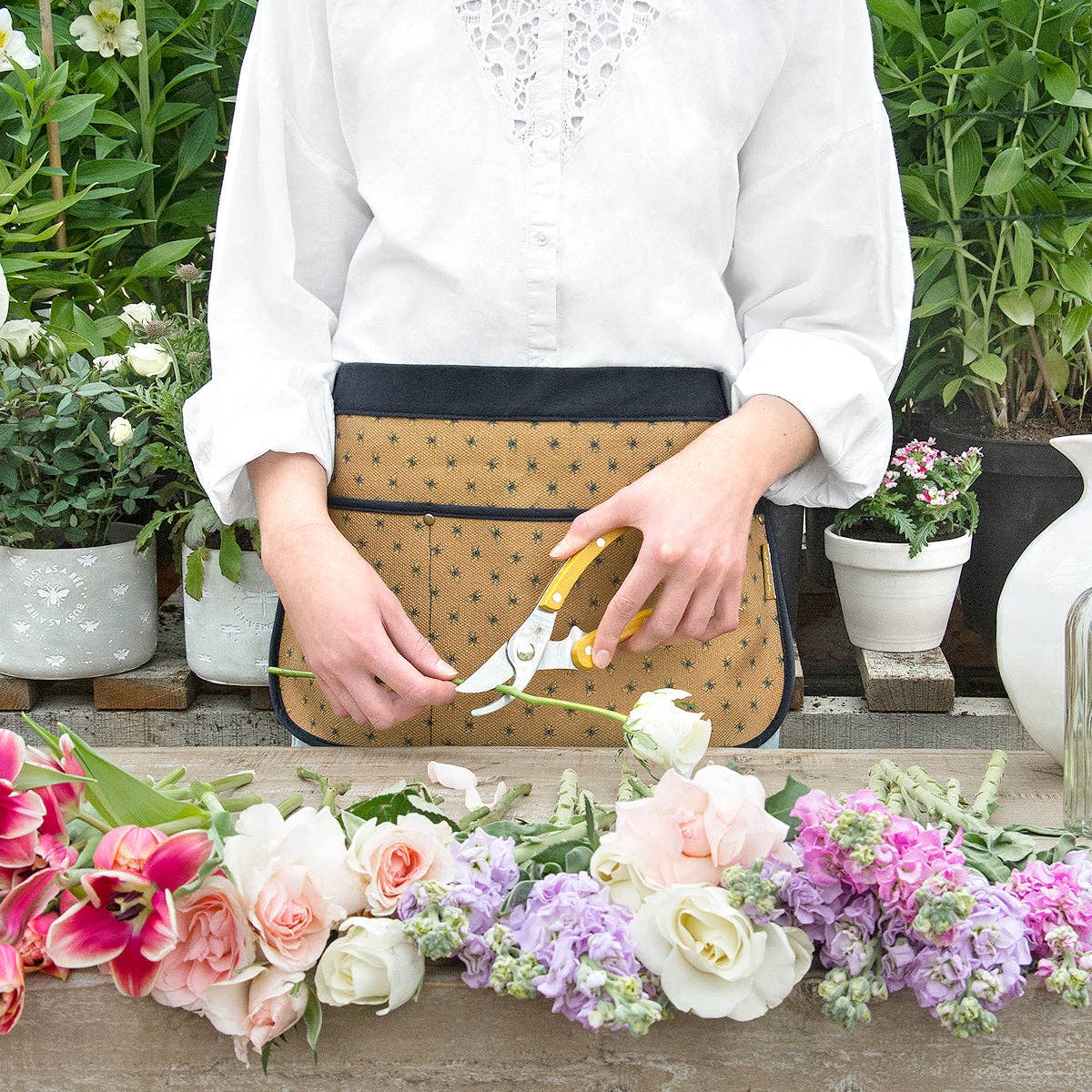 Sophie Allport - Wholesale Garden Tool - Bees Secateurs Set1