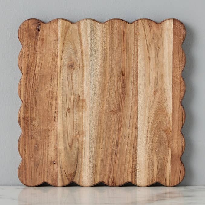 Scalloped Cutting Board, Medium Square for wholesale by etúHOME