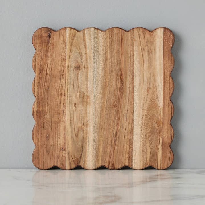 Scalloped Cutting Board, Medium Square for wholesale by etúHOME