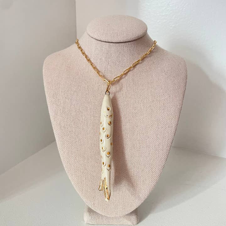 Carola Spitzer - Wholesale Pendant/Charm Necklace - Fish "Catch" Necklace