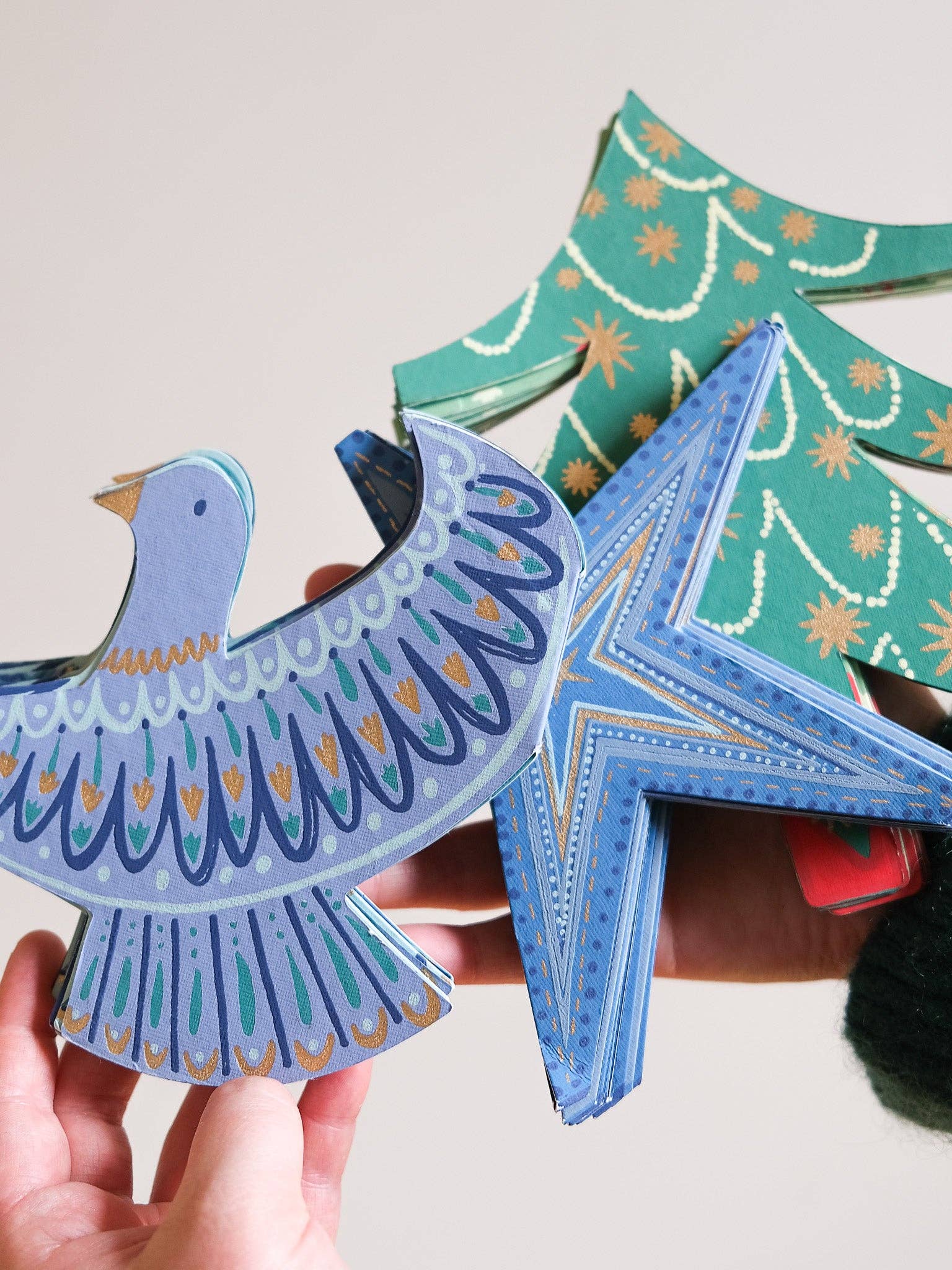 East End Press - Wholesale Bunting/Garland - UK/EU: Peace Doves Concertina Garland6