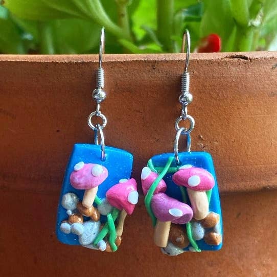 Boucles d'oreilles champignon pour la vente par Wise Guy’s Art and Designs