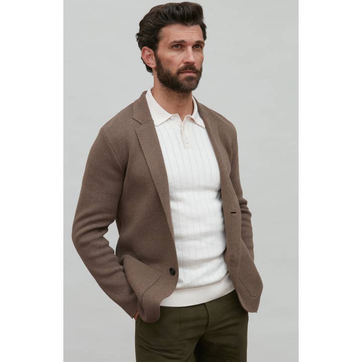 Herre midgewicht strikket blazer i bomuld uden struktur for engroshandel hos Paul James Knitwear