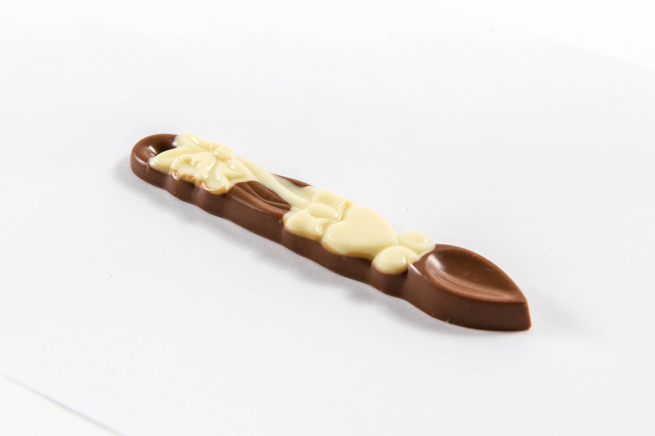 Cwtsh Chocolate – wholesale Chocolate – chocolate love spoon1