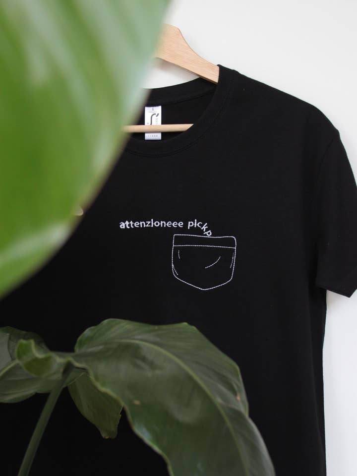 Attenzione pickpocket - Tee for wholesale by Sara's threads