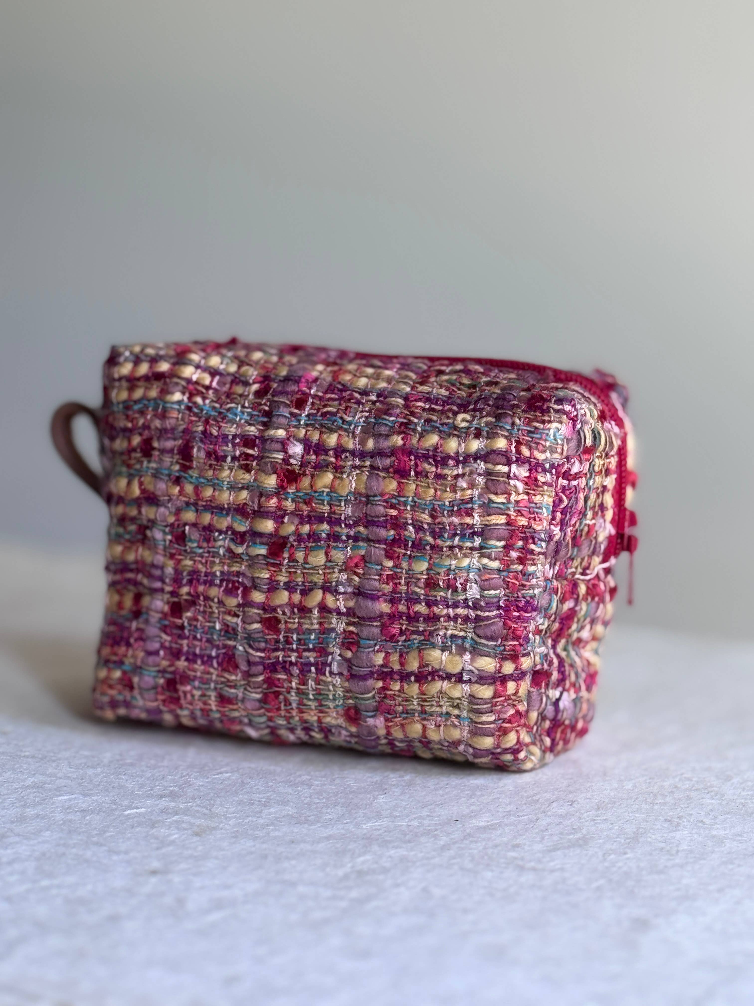 Belle's Nest - Wholesale Makeup/Cosmetic Bag - Mini Makeup Zip Pouch1